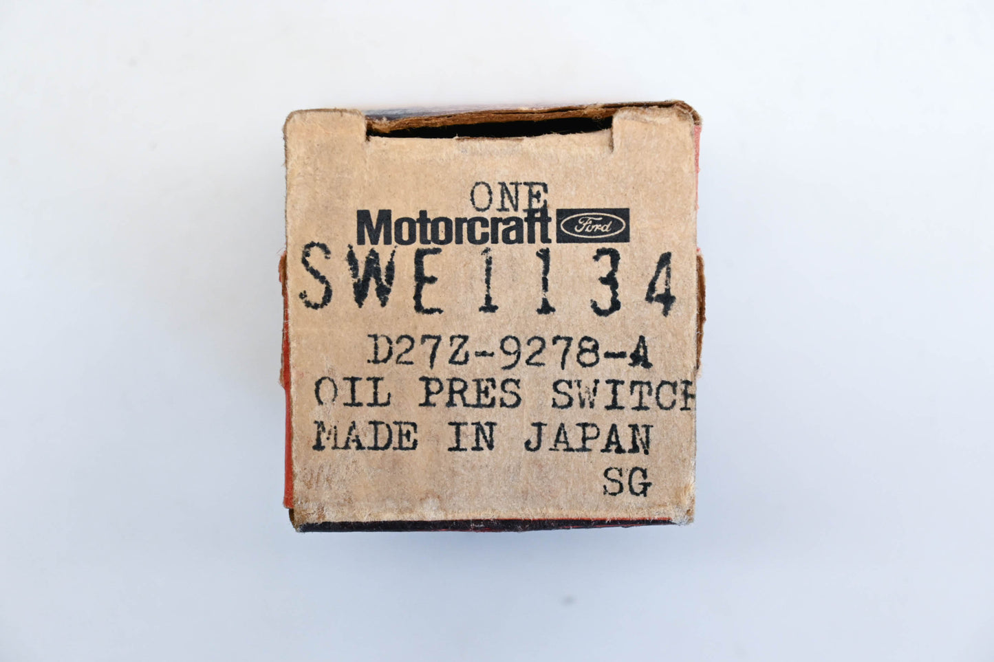 New OEM Motorcraft D27Z-9278-A, SWE-1134 Oil Pressure Switch NOS