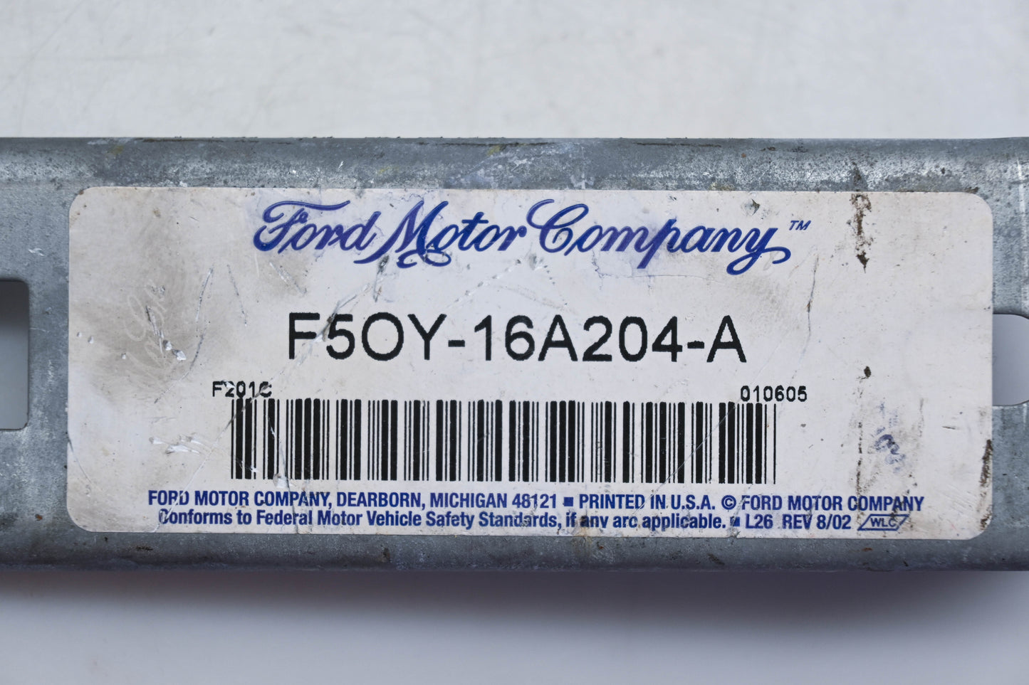 New OEM Ford F5OY-16A204-A Fender Bracket NOS