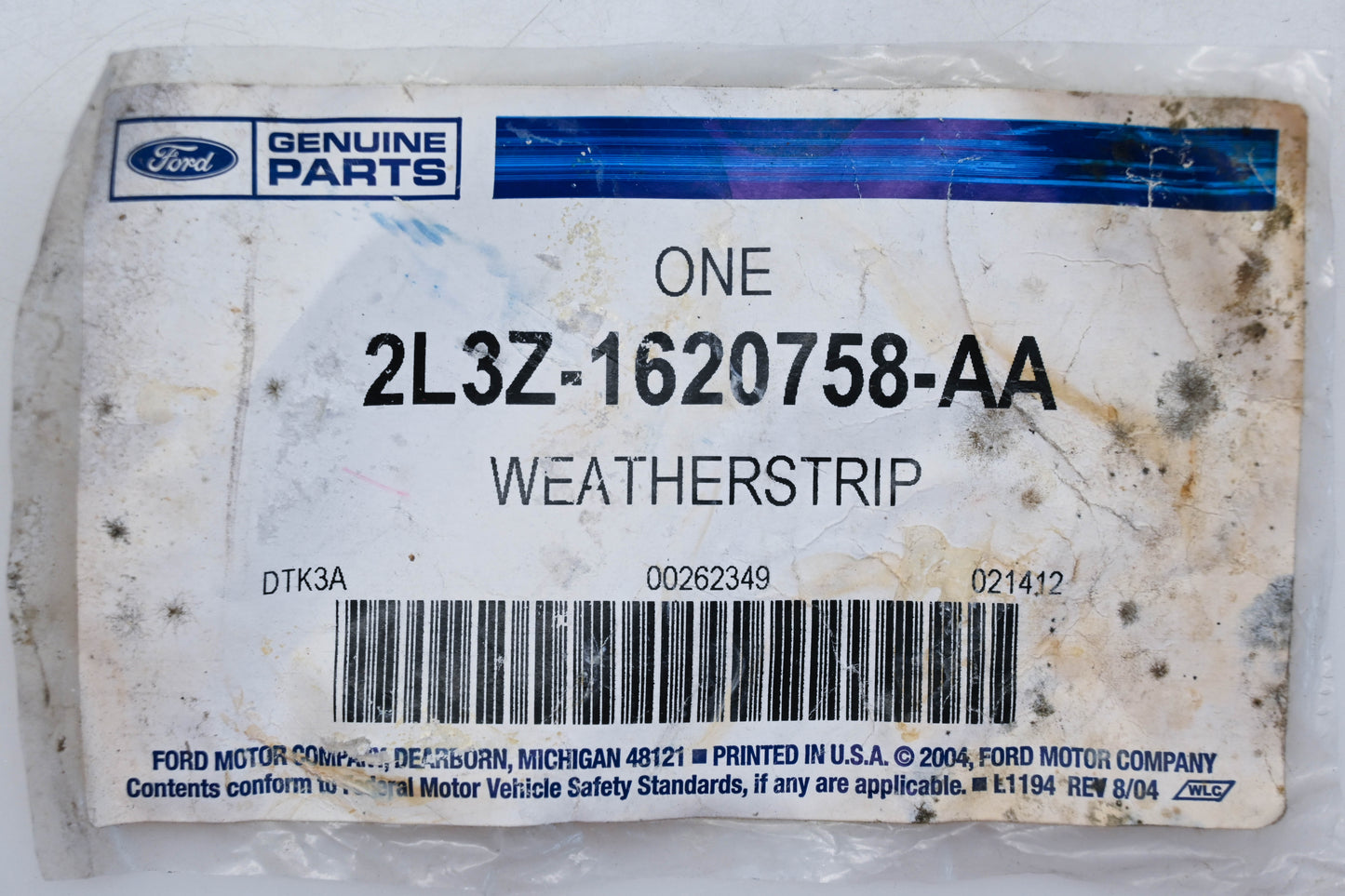 New OEM Ford 2L3Z-1620758-AA 02-03 Ford F-150 Front Lower Door Weatherstrip NOS