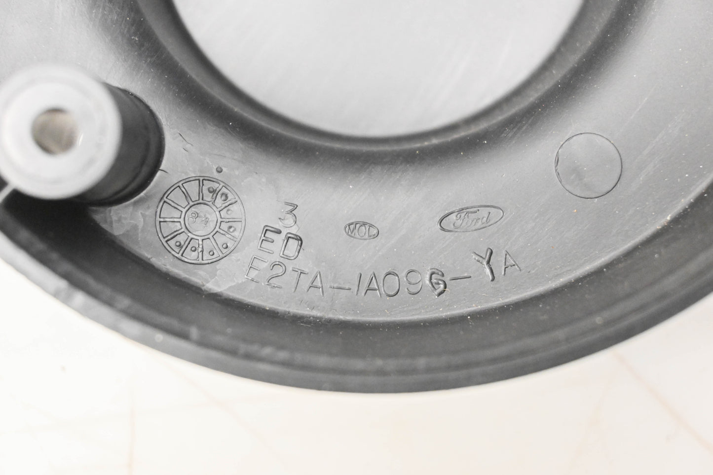 New OEM Ford E2TA-1A096-YA Wheel Center Hub Cap NOS