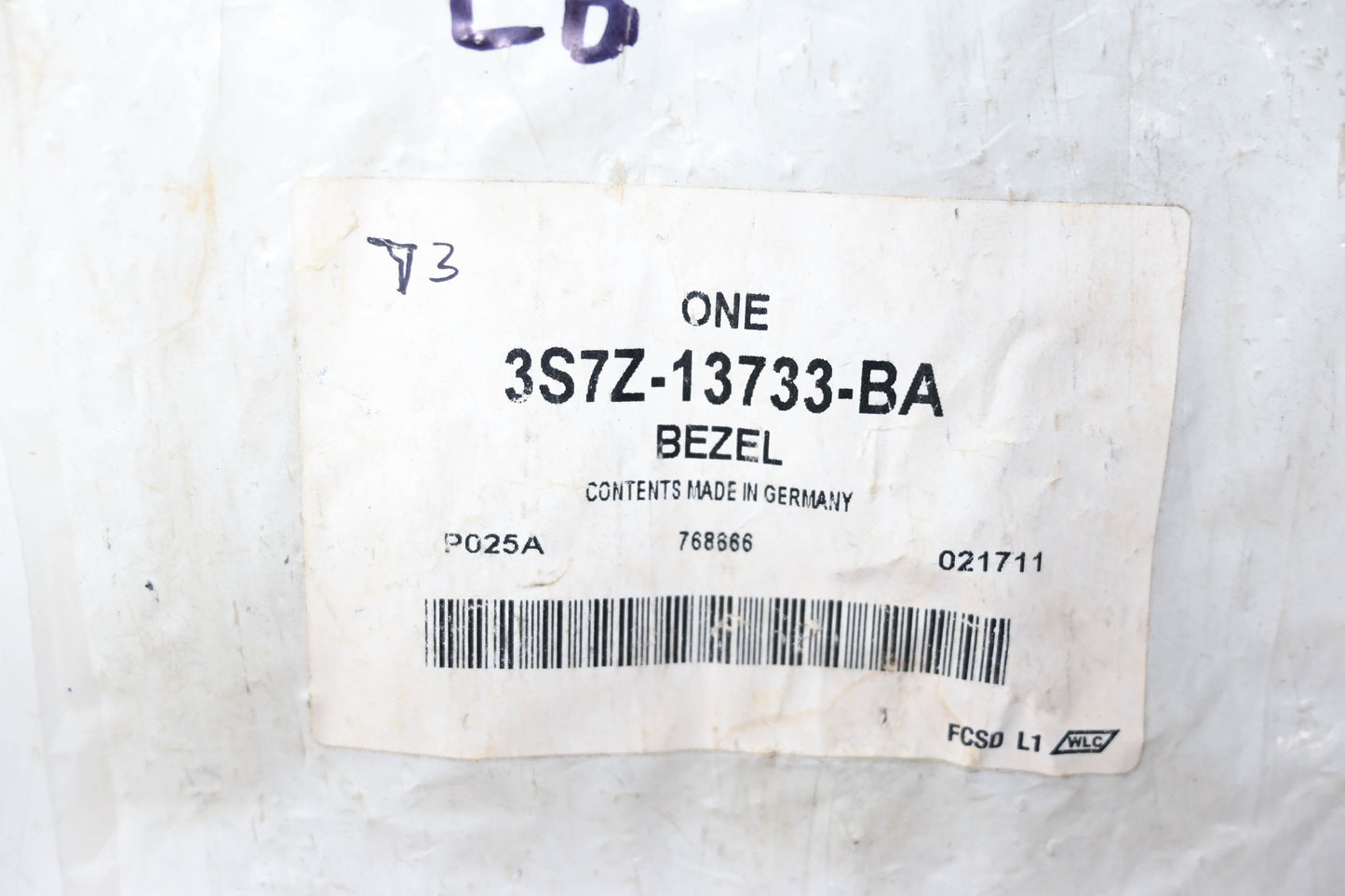 New OEM Ford 3S7Z-13733-BA Interior Lamp Assembly Bezel NOS