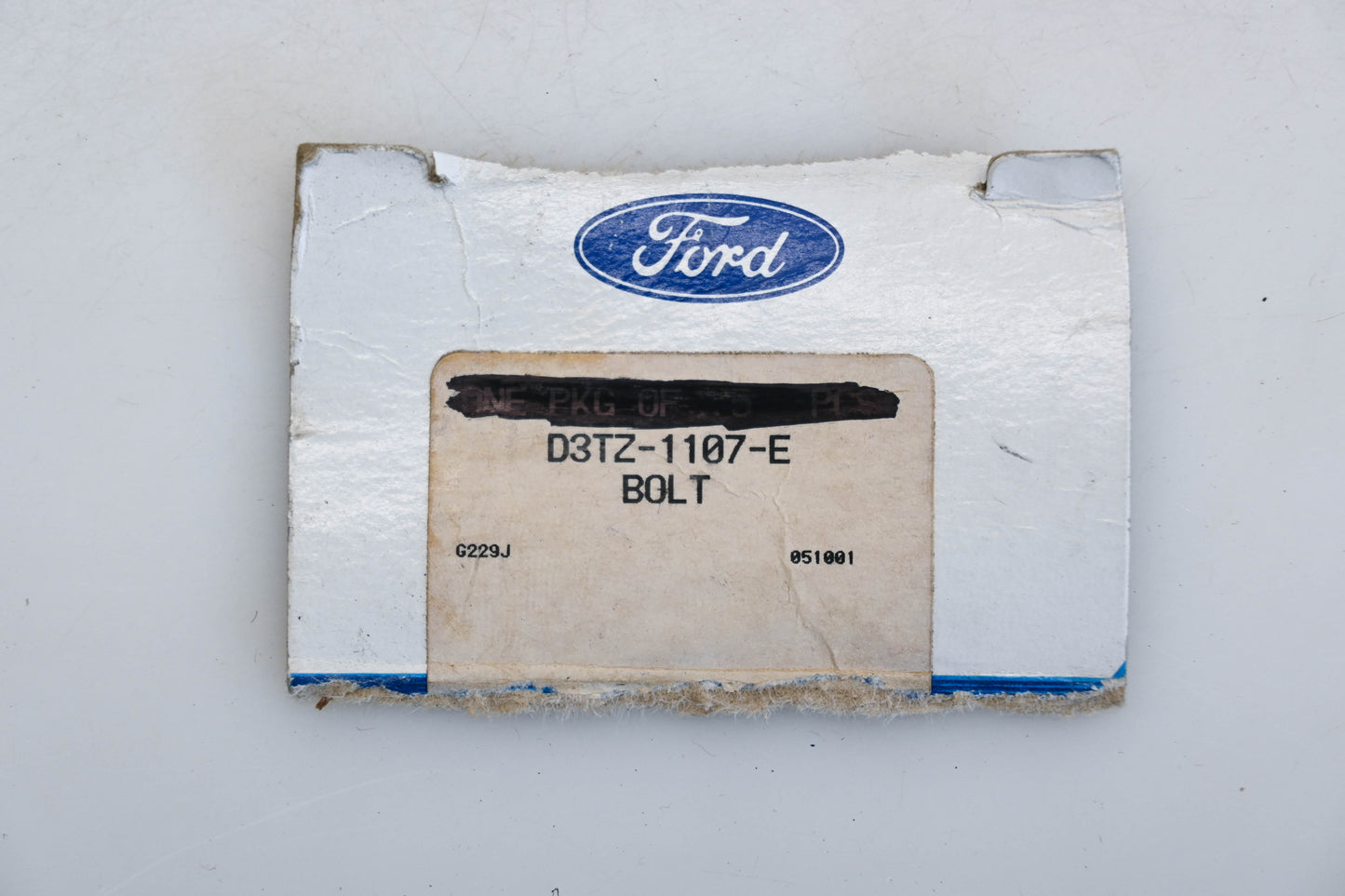 New OEM Ford D3TZ-1107-E Wheel Lug Stud Bolts Qty 2 NOS