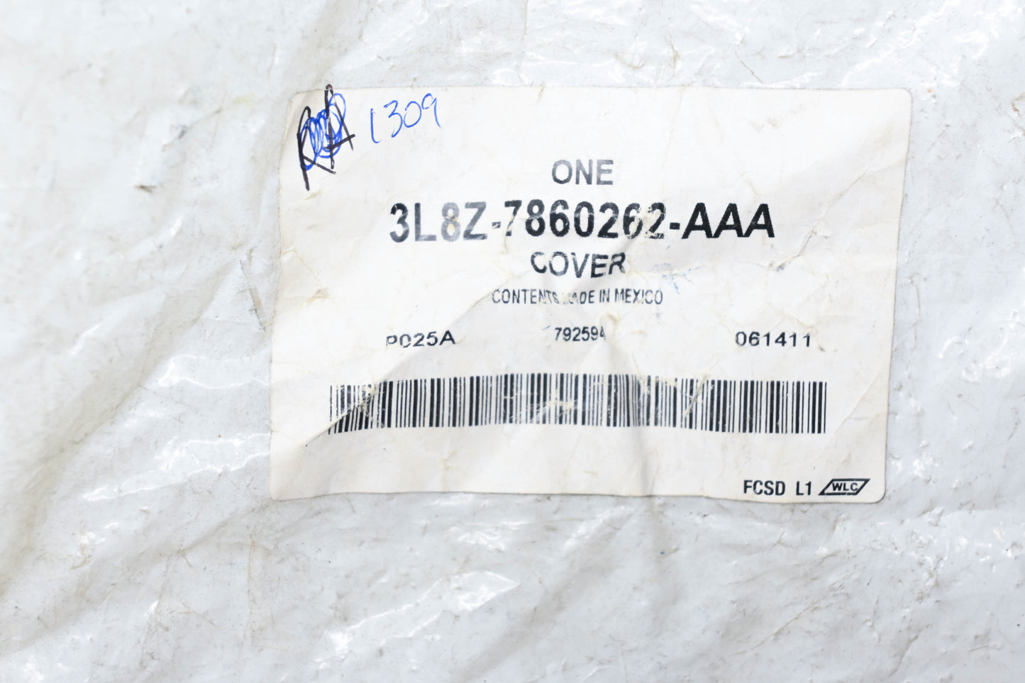 New OEM Ford 3L8Z-7860262-AAA Front Seat Belt-Retractor Assembly Cover NOS