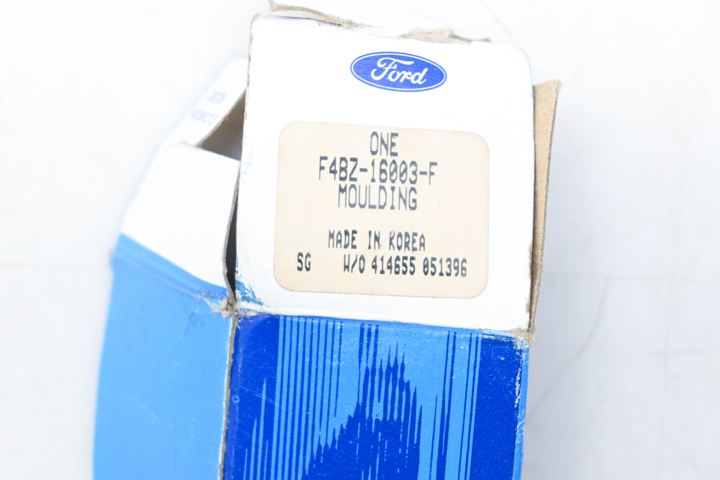 New OEM Ford F4BZ-16003-F Passenger Side Fender Moulding NOS