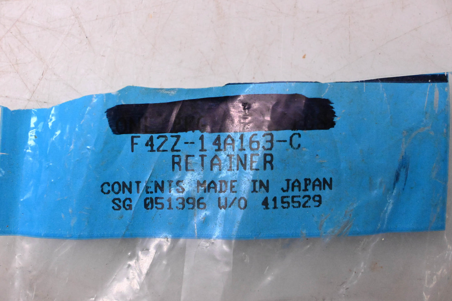 New OEM Ford F42Z-14A163-C Retainer NOS