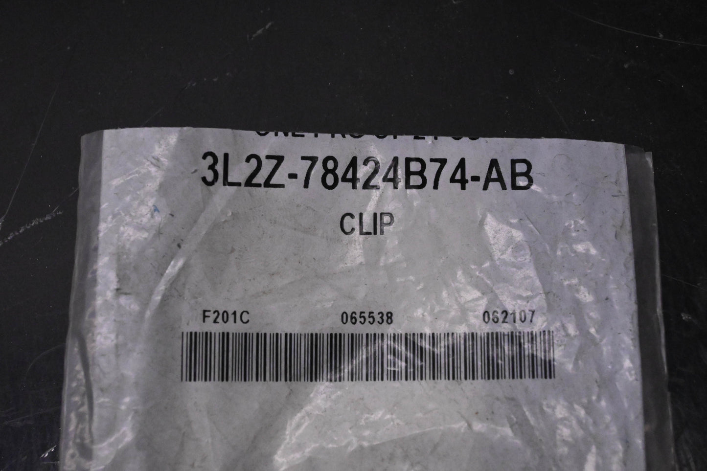 New OEM Ford 3L2Z-78424B74-AB Special Clip NOS