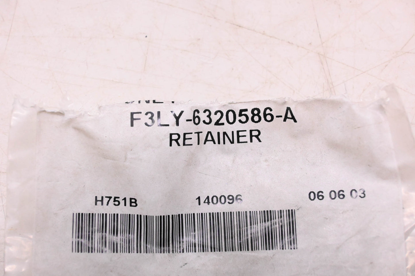 New OEM Ford F3LY-6320586-A Retainer NOS