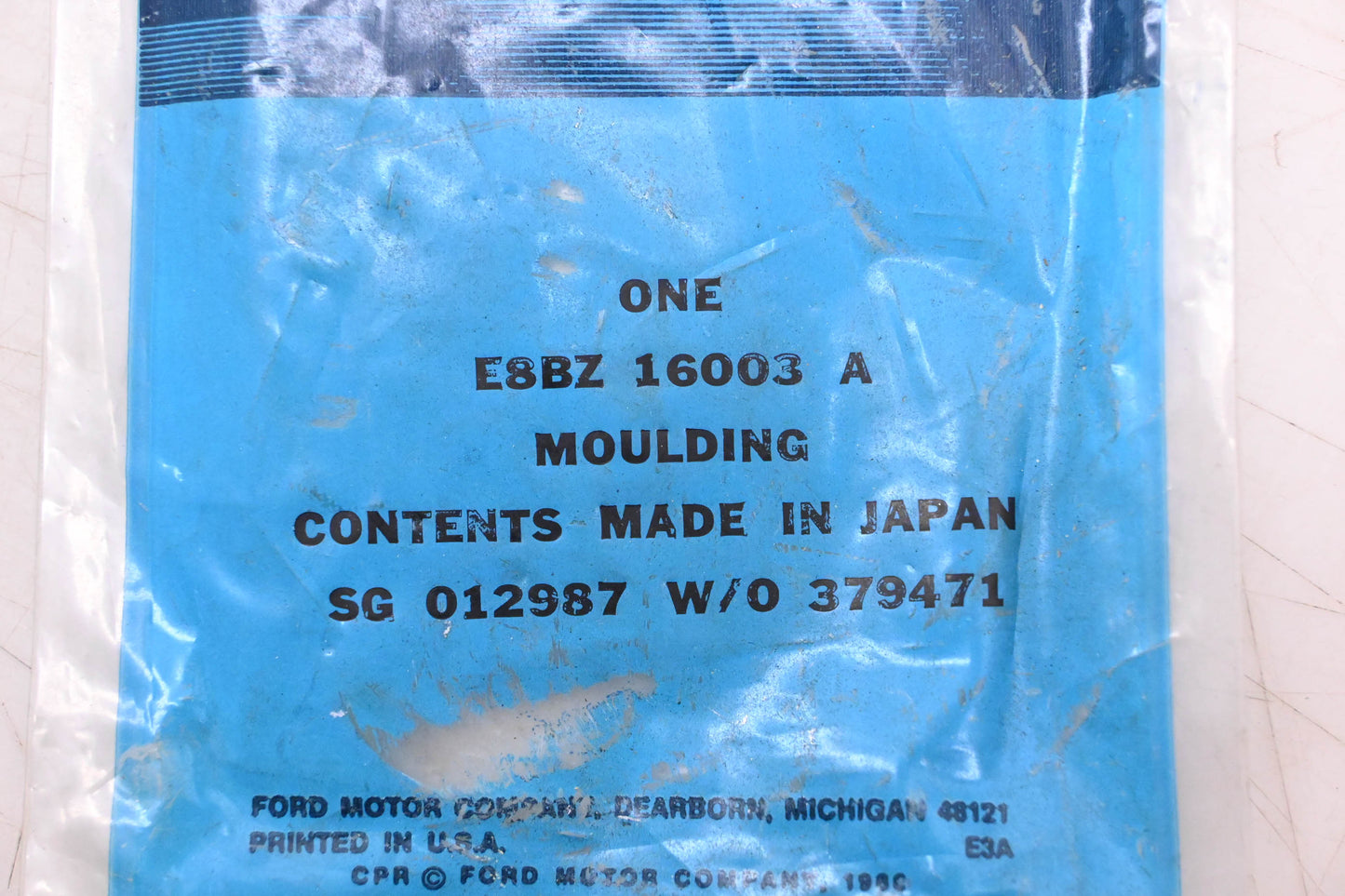 New OEM Ford E8BZ-16003-A Right Side Front Fender Moulding NOS