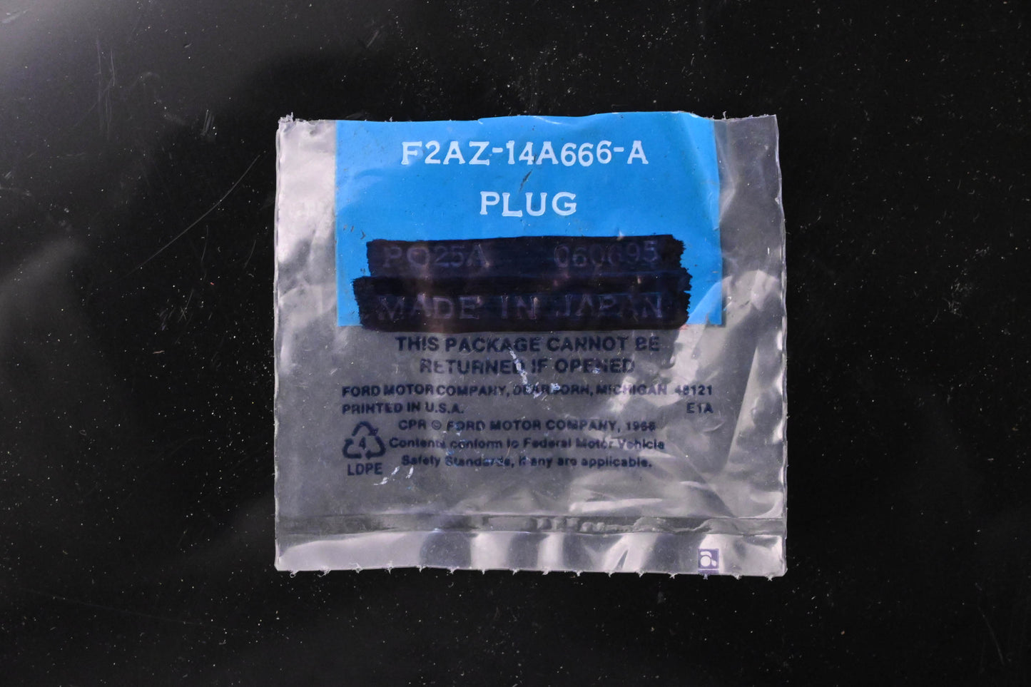 New OEM Ford F2AZ-14A666-A Wiring Connector Plug NOS