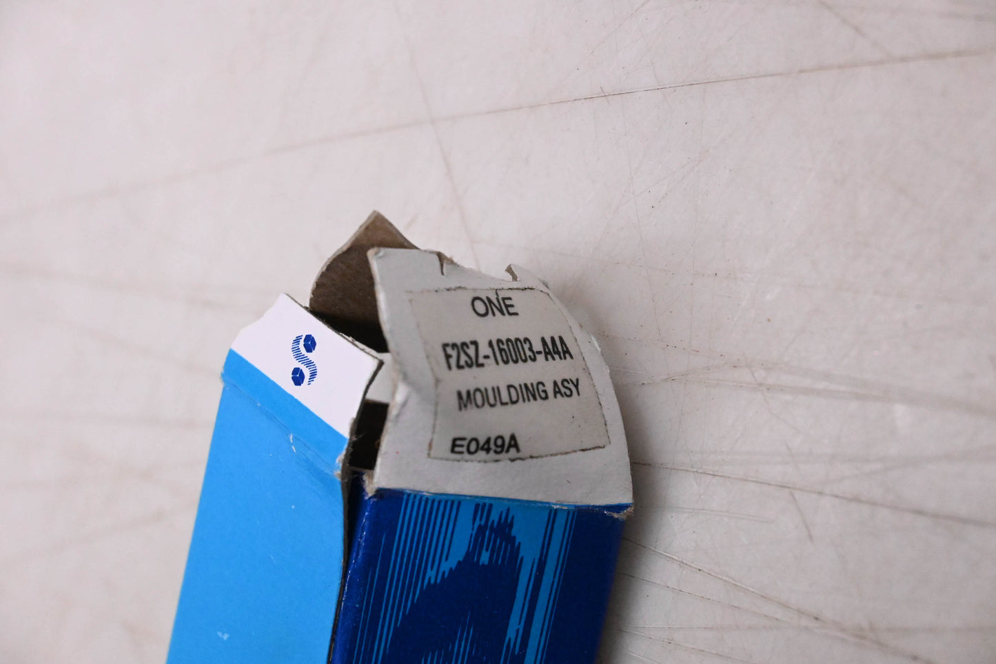 New OEM Ford F2SZ-16003-AAA White Body Side Moulding NOS