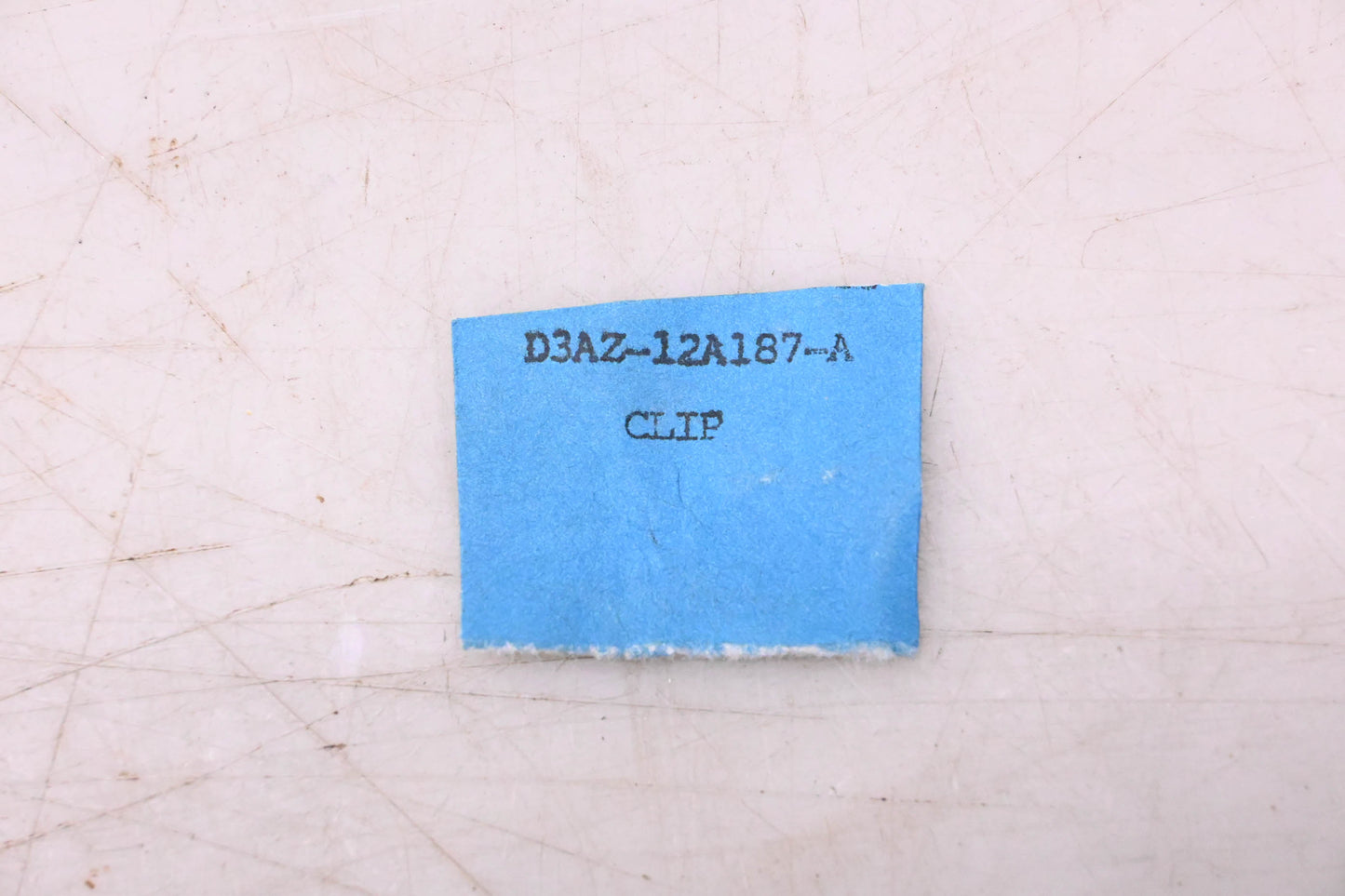 New OEM Ford D3AZ-12A187-A Clip NOS