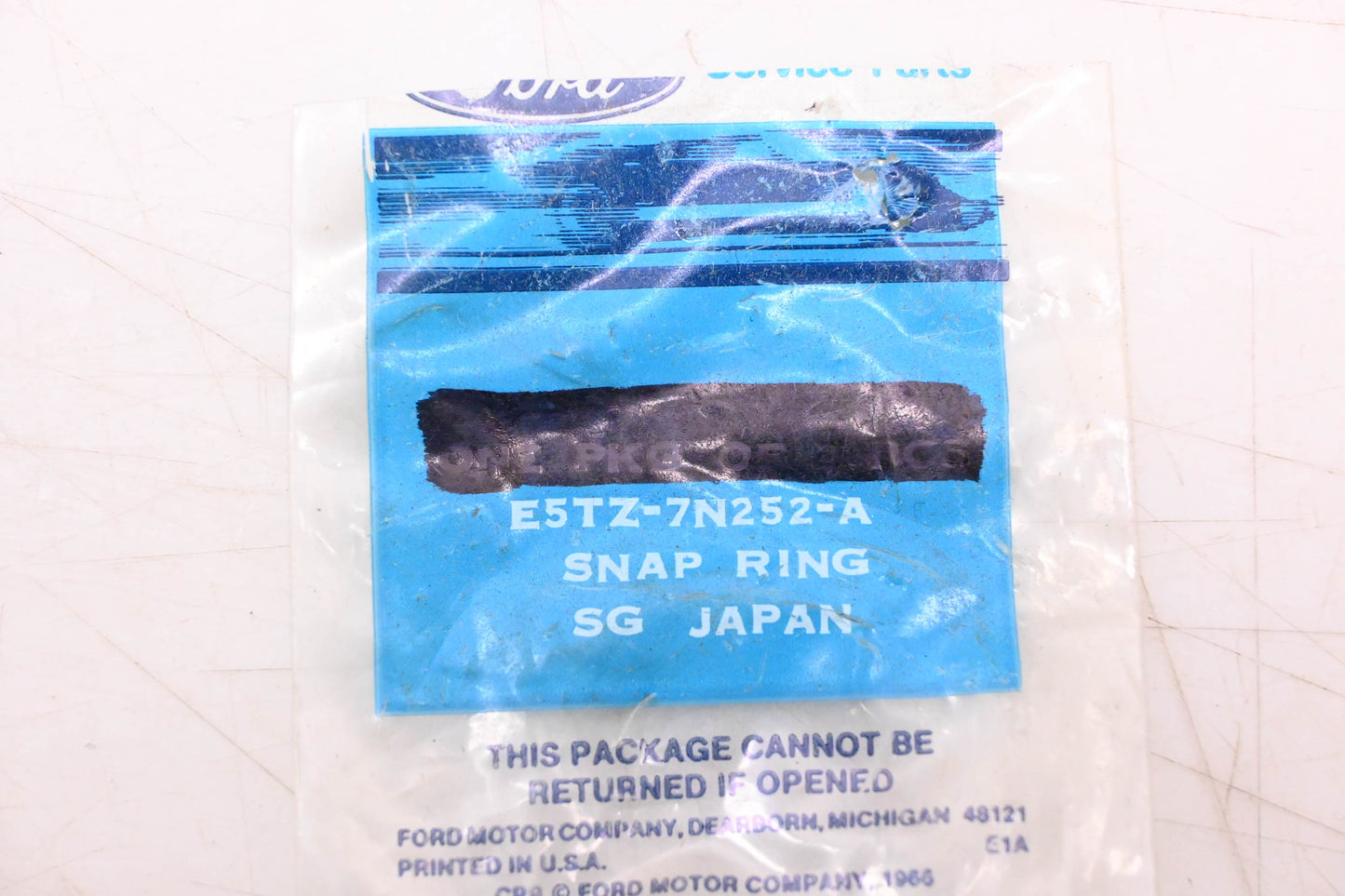 New OEM Ford E5TZ-7N252-A Snap Ring NOS