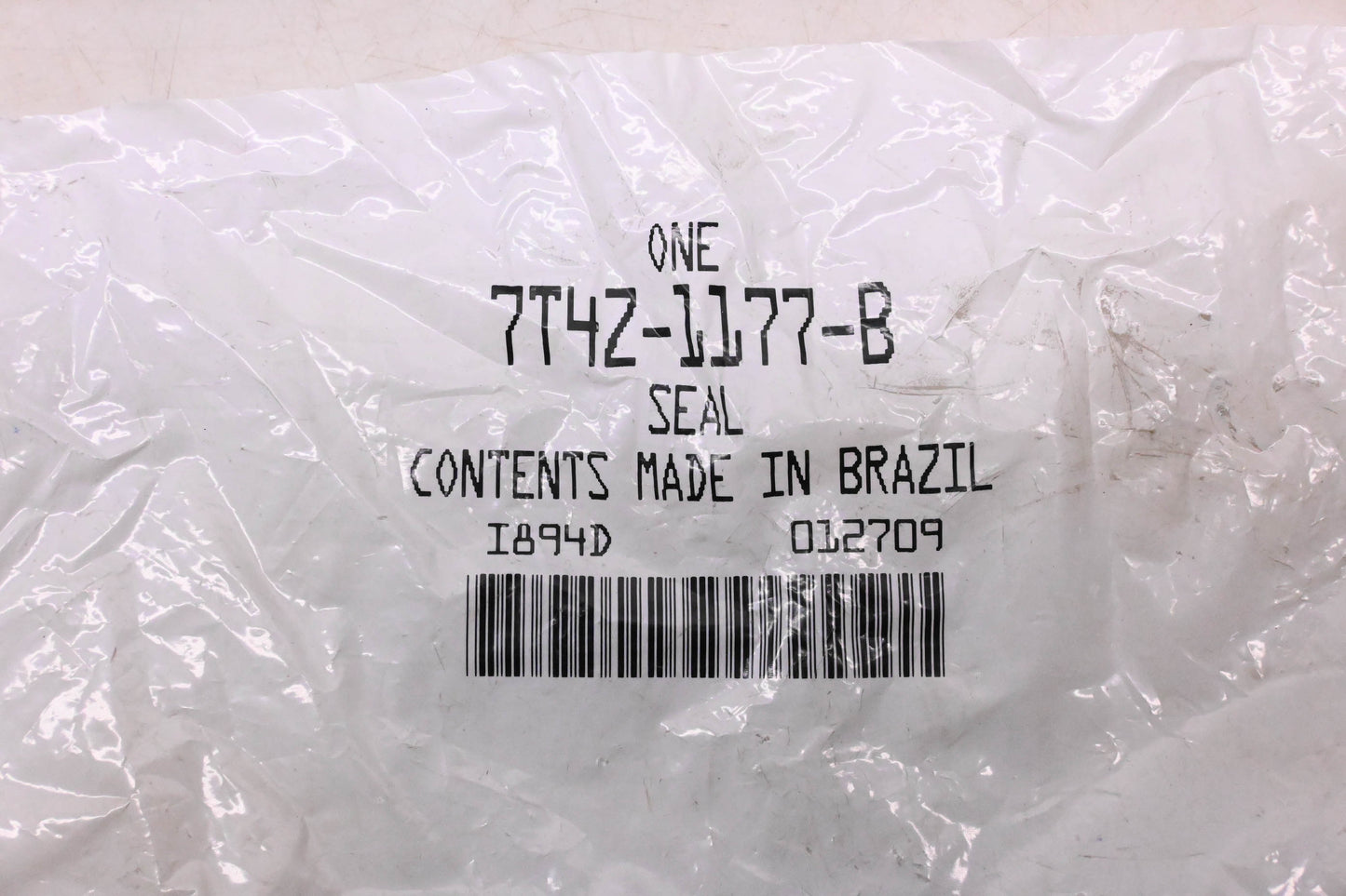 New OEM Ford 7T4Z-1177-B Output Shaft Seal NOS