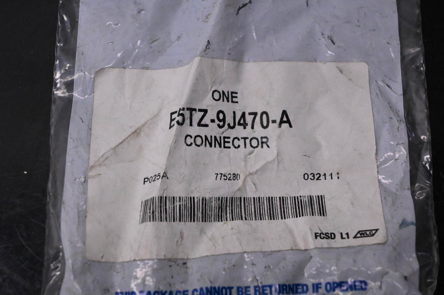 New OEM Ford E5TZ-9J470-A Connector NOS