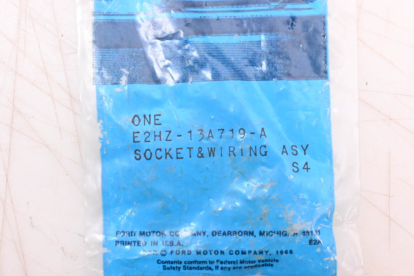 New OEM Ford E2HZ-13A719-A Instrument Panel Light Bulb & Socket Assembly NOS