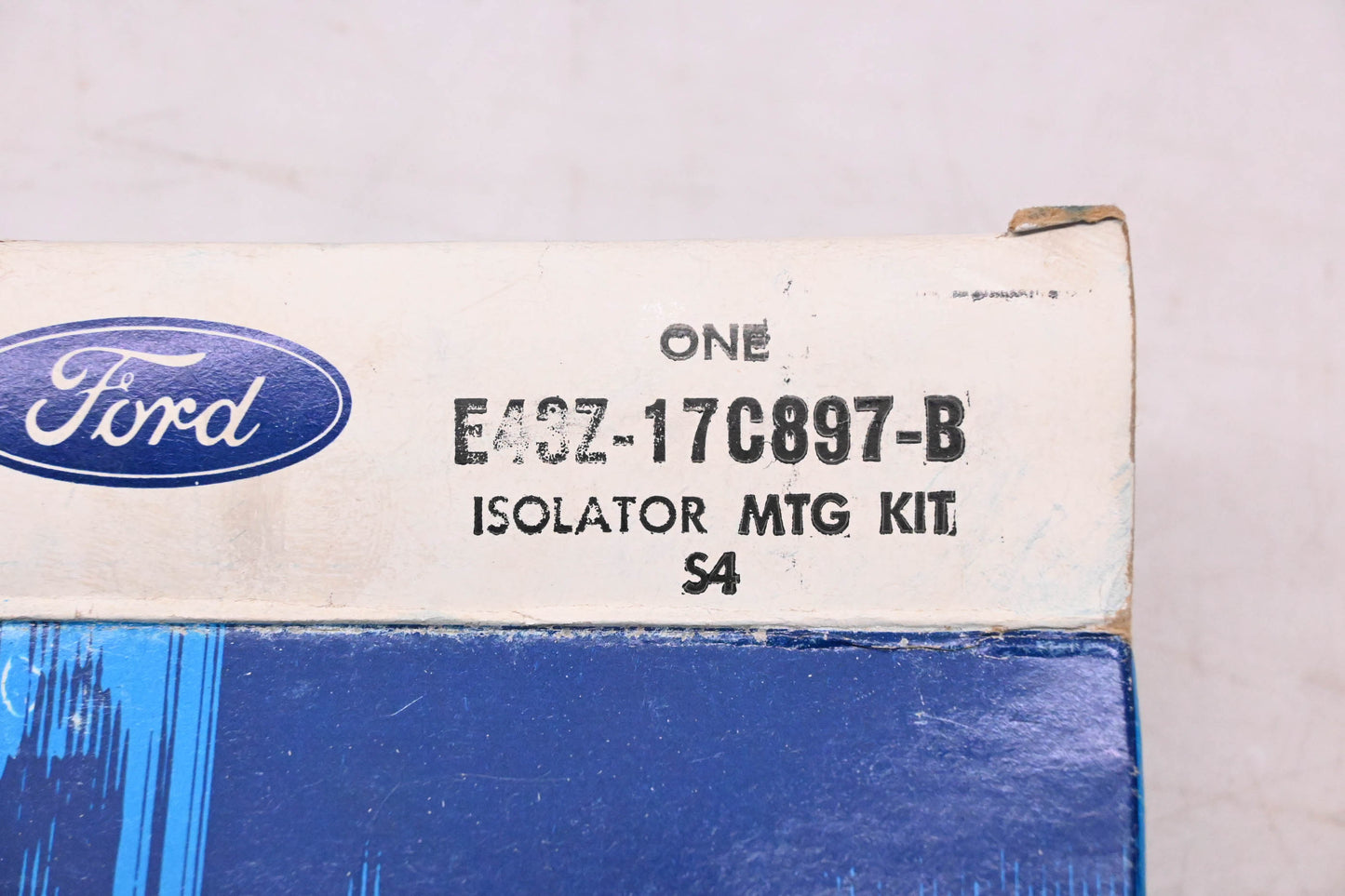 New OEM Ford E43Z-17C897-B Rear Bumper Isolator Mounting Kit NOS