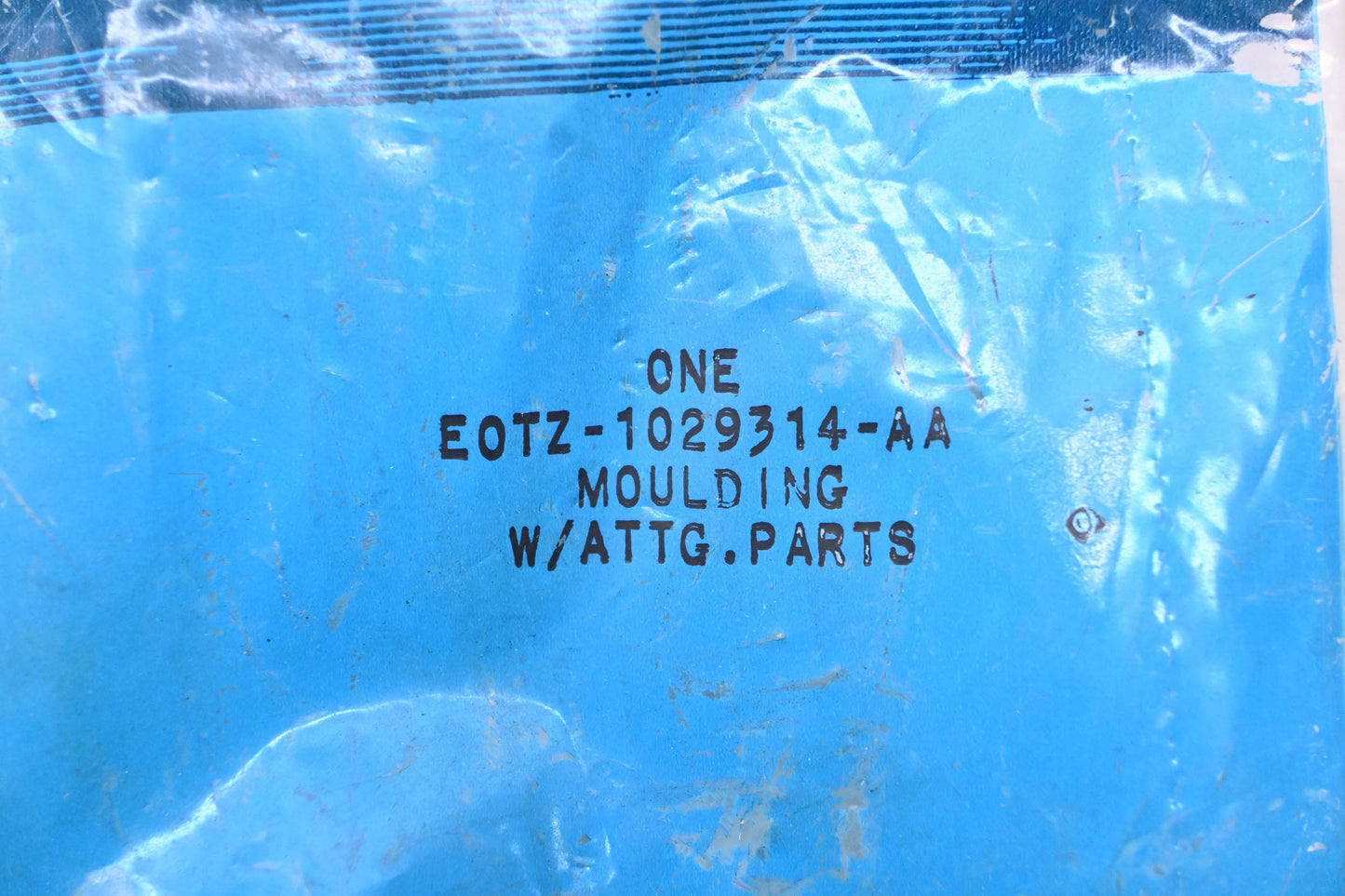 New OEM Ford E0TZ-1029314-AA Right Side Rear Corner Body Pillar Moulding Kit NOS