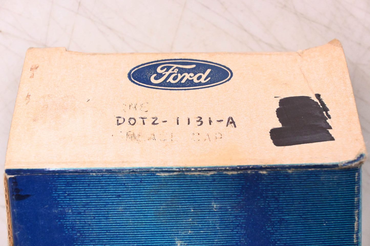 New OEM Ford D0TZ-1131-A Wheel Bearing Grease Cap NOS