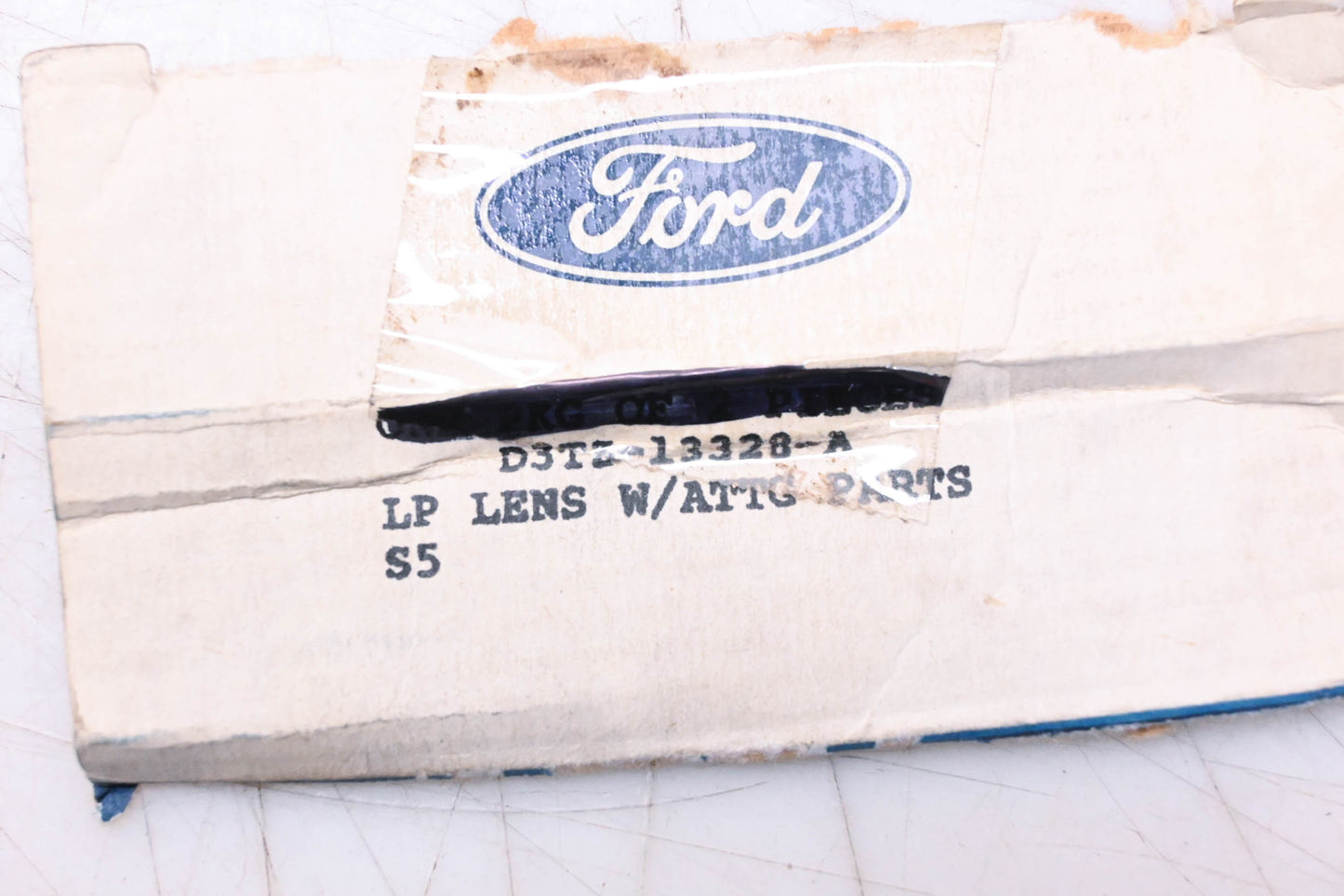 New OEM Ford D3TZ-13328-A Front Turn Signal Indicator Lens Kit NOS
