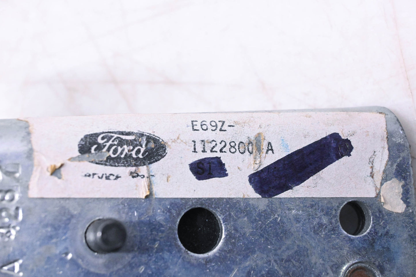 New OEM Ford E69Z-1122800-A Right Side Front Door Upper Hinge Assembly NOS