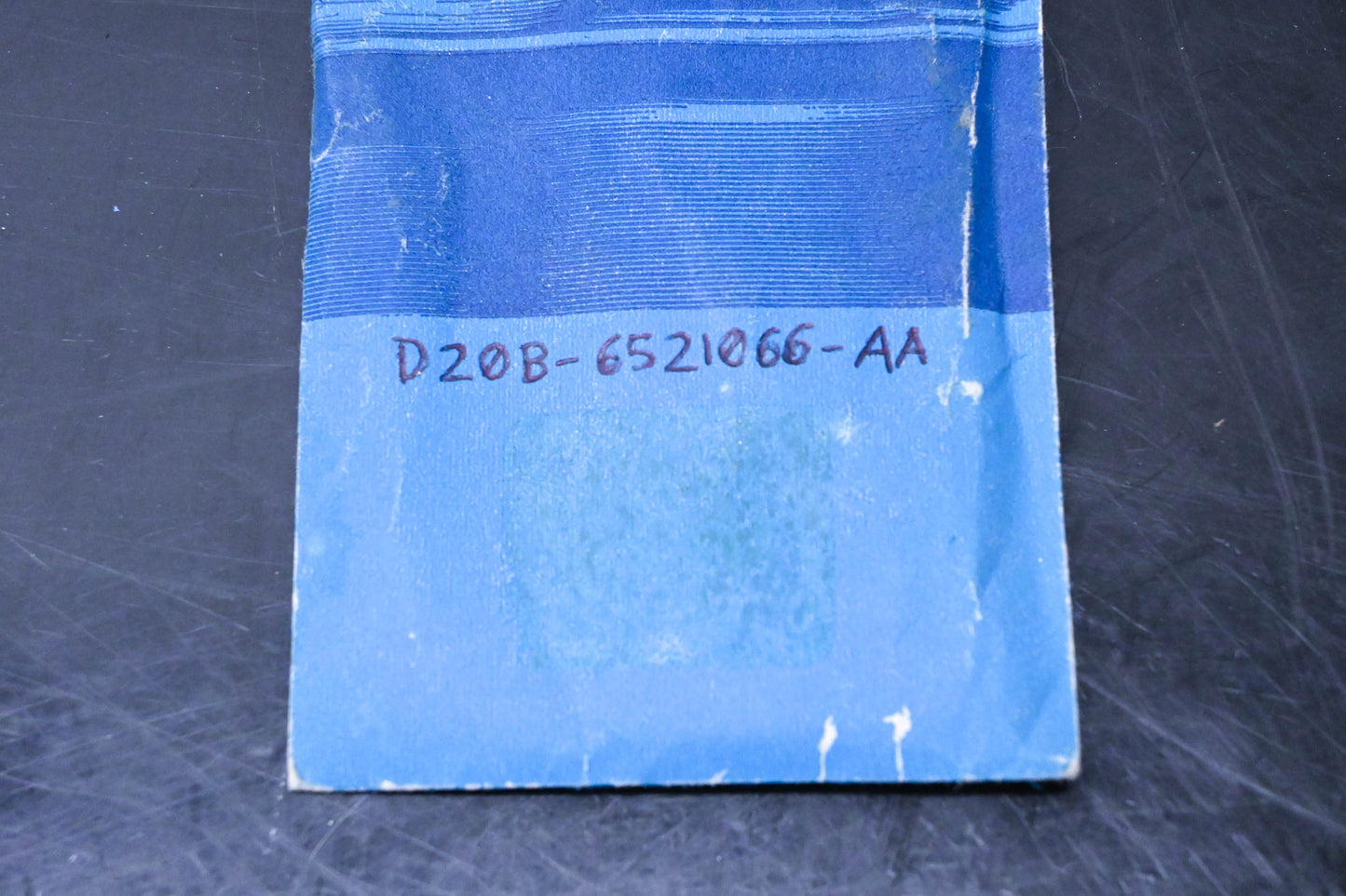 New OEM Ford D20B-6521066-AA Trim Clip NOS