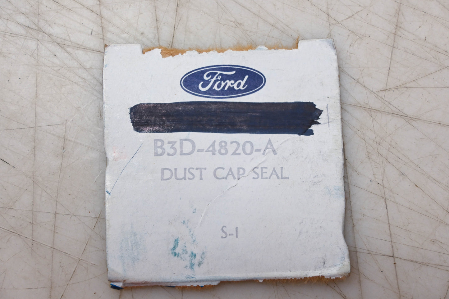 New OEM Ford B3D-4820-A Dust Cap Seal NOS
