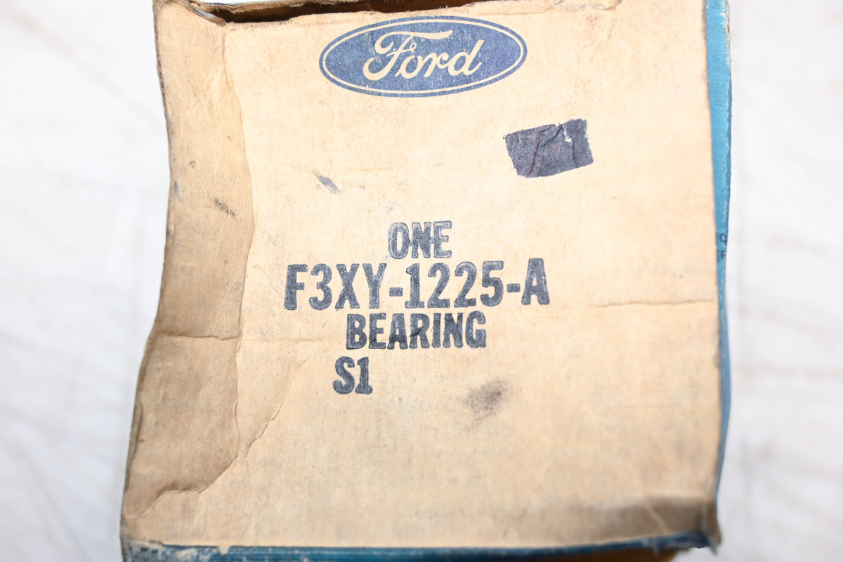 New OEM Ford F3XY-1225-A Rear Wheel Axle Bearing Assembly NOS