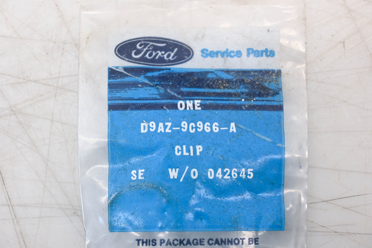 New OEM Ford D9AZ-9C966-A Clip NOS