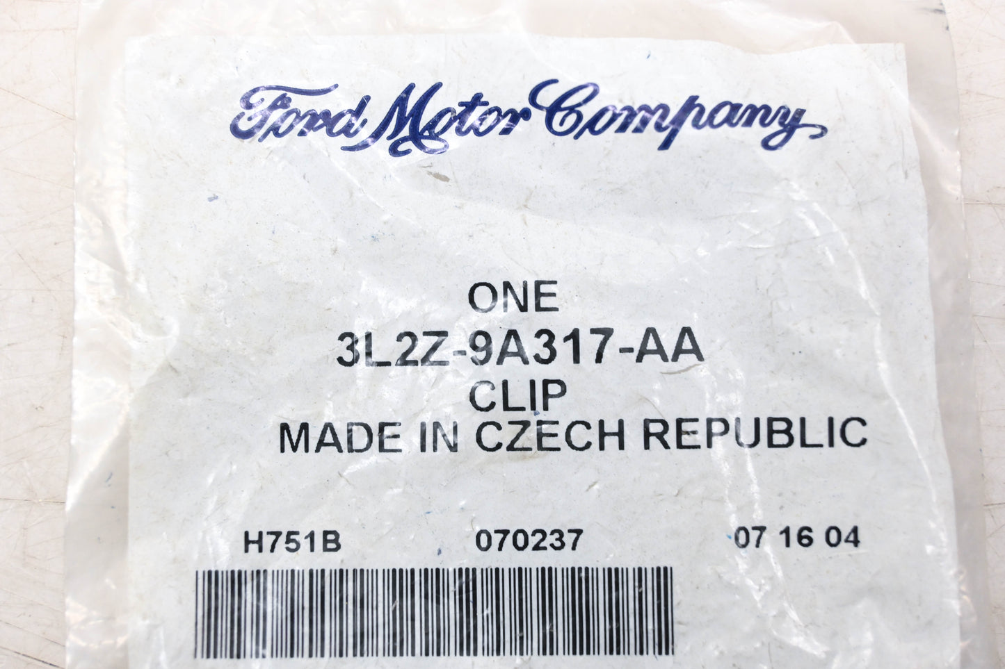 New OEM Ford 3L2Z-9A317-AA Clip NOS