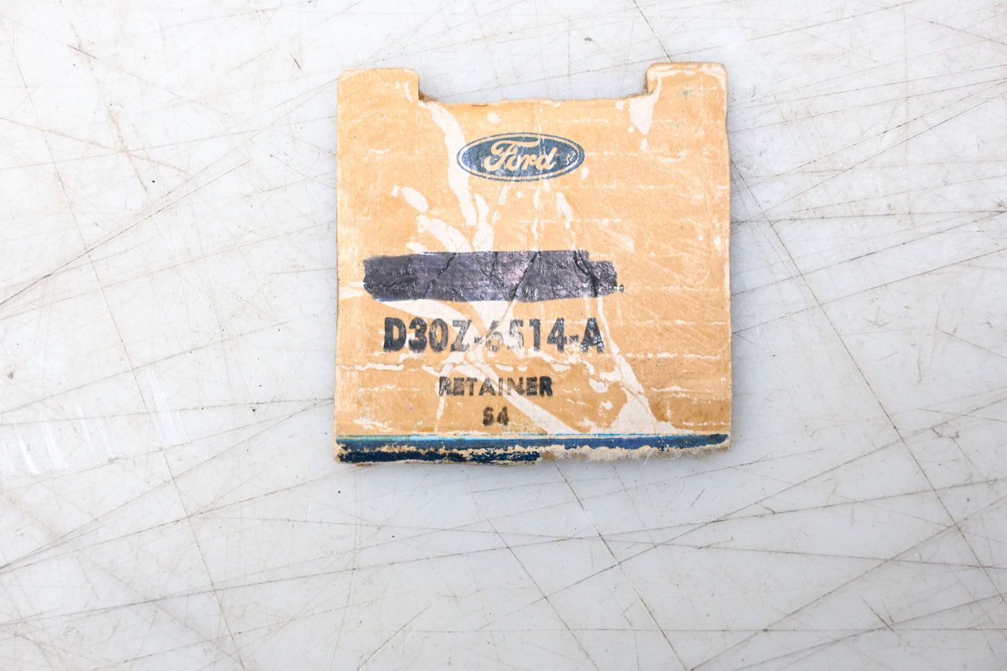 New OEM Ford D3OZ-6514-A, D30Z-6514-A Engine Valve Spring Keeper/ Retainer NOS