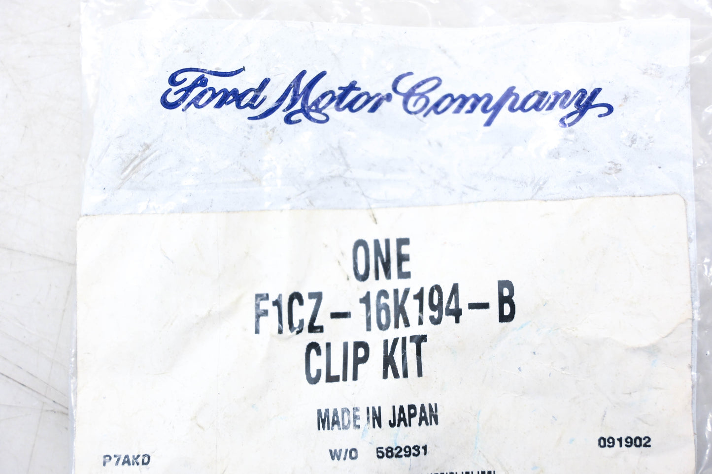New OEM Ford F1CZ-16K194-B Front Fender Clip Kit NOS