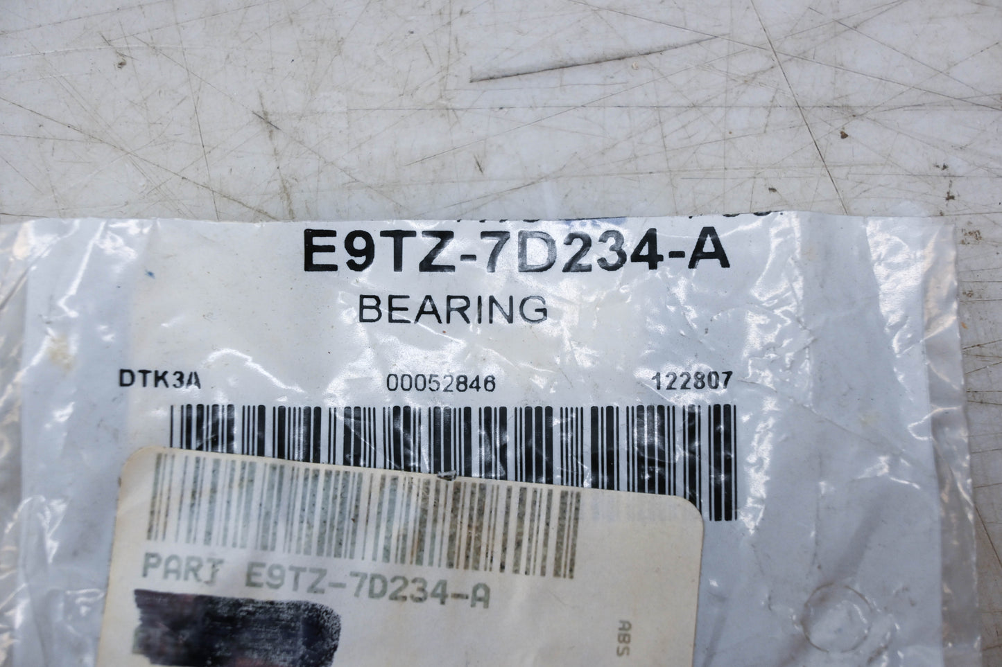 New OEM Ford E9TZ-7D234-A Bearing NOS