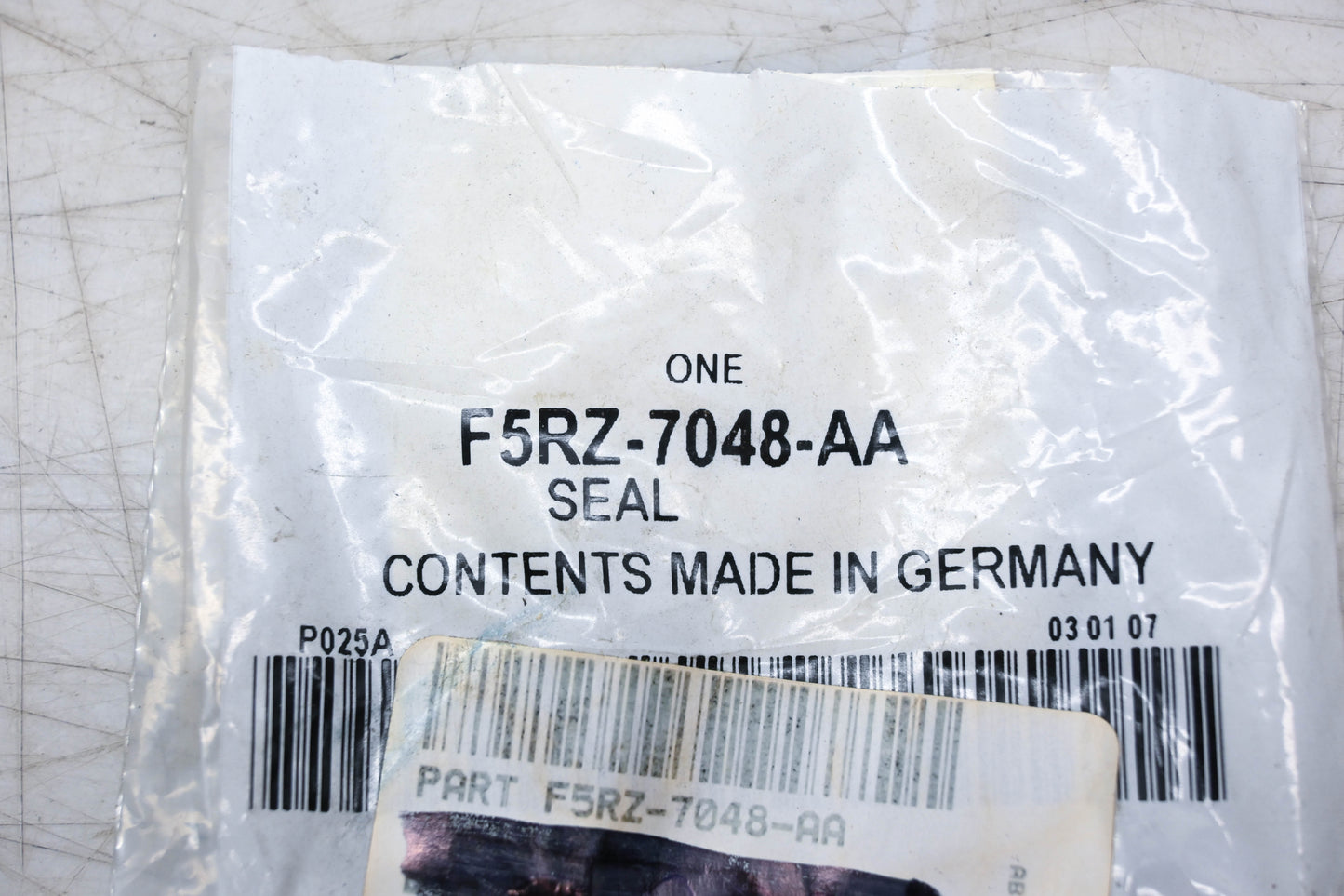 New OEM Ford F5RZ-7048-AA Seal NOS
