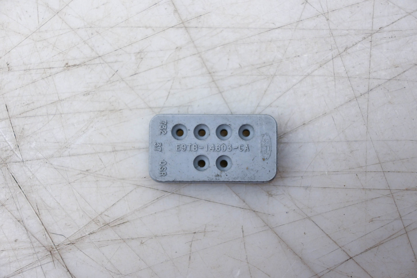 New OEM Ford E9TB-14603-CA Sensor Connector Sleeve Grommet NOS