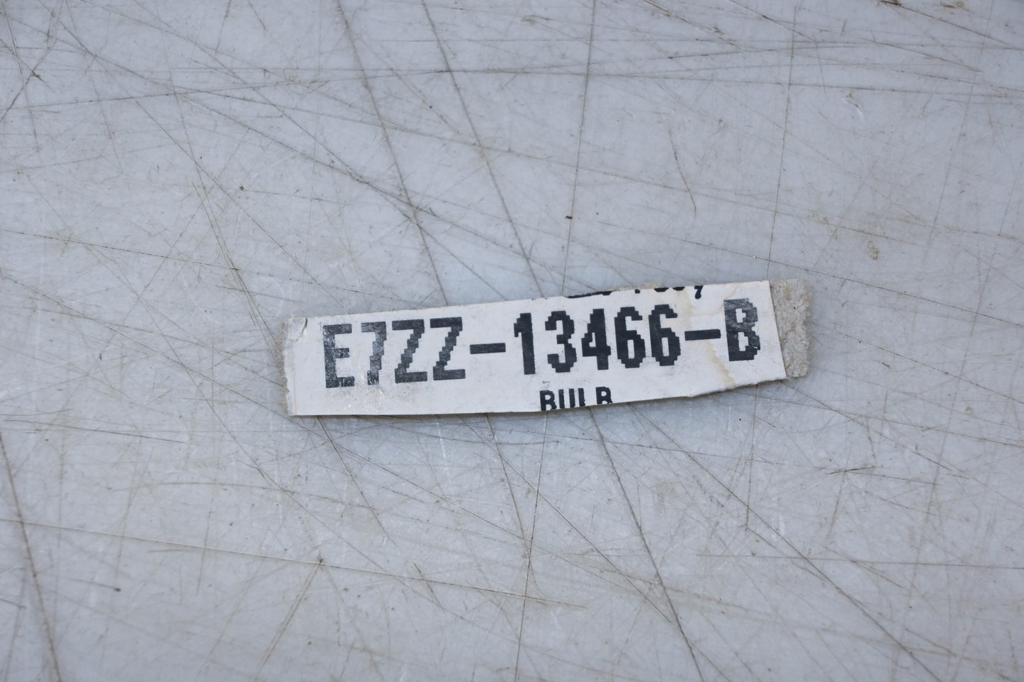 New OEM Ford E7ZZ-13466-B Side Marker Light Bulb Assembly NOS