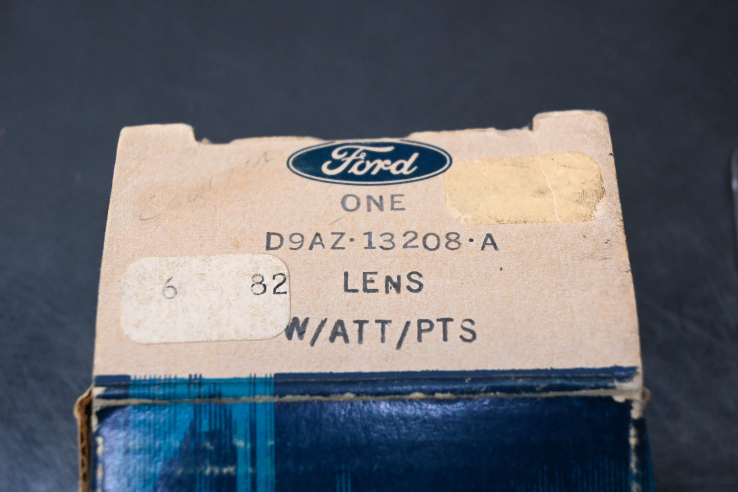 New OEM Ford D9AZ-13208-A Front Parking Lamp Lens Kit NOS