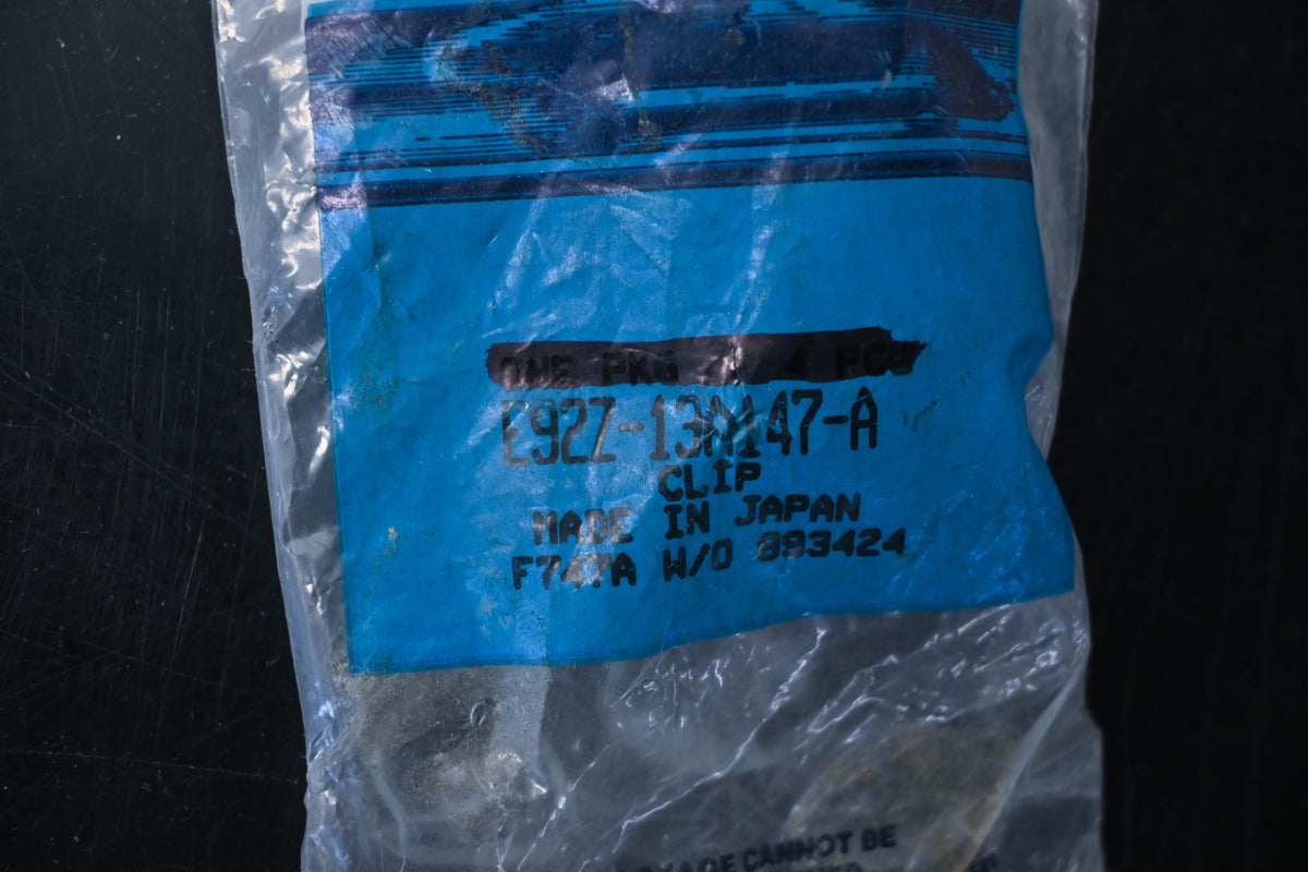 New OEM Ford E92Z-13A147-A Headlight Adjusting Screw Clip NOS