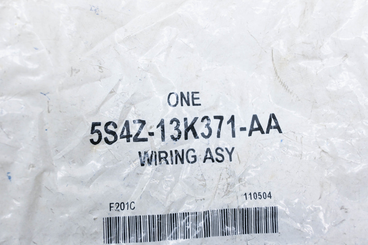 New OEM Ford 5S4Z-13K371-AA Socket & Wiring Assembly NOS