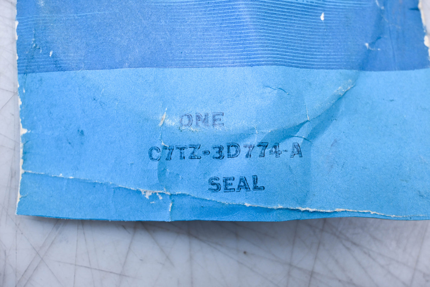 New OEM Ford C7TZ-3D774-A Seal NOS