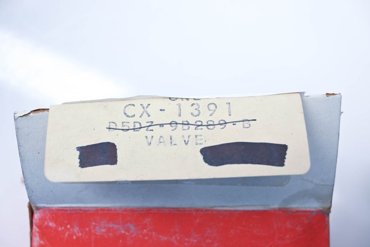 New OEM Motorcraft CX-1391, D5DZ-9B289-B Smog Pump Thermactor Air Bypass Diverter Valve NOS