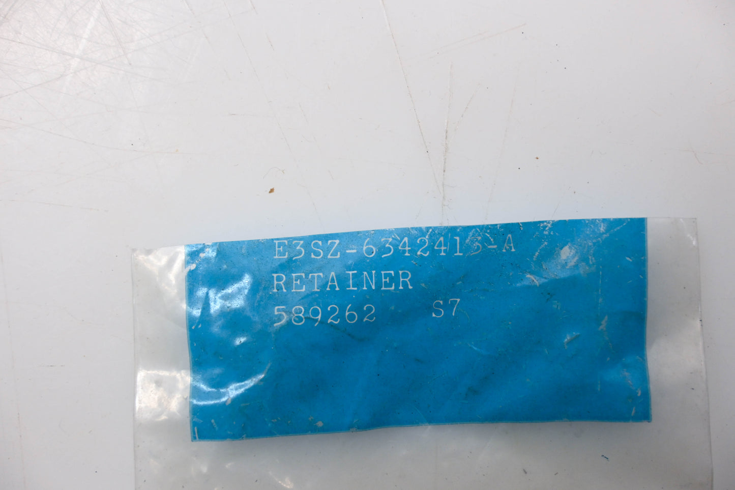 Ford E3SZ-6342413-A Rear Window Trim Moulding Retainer NOS