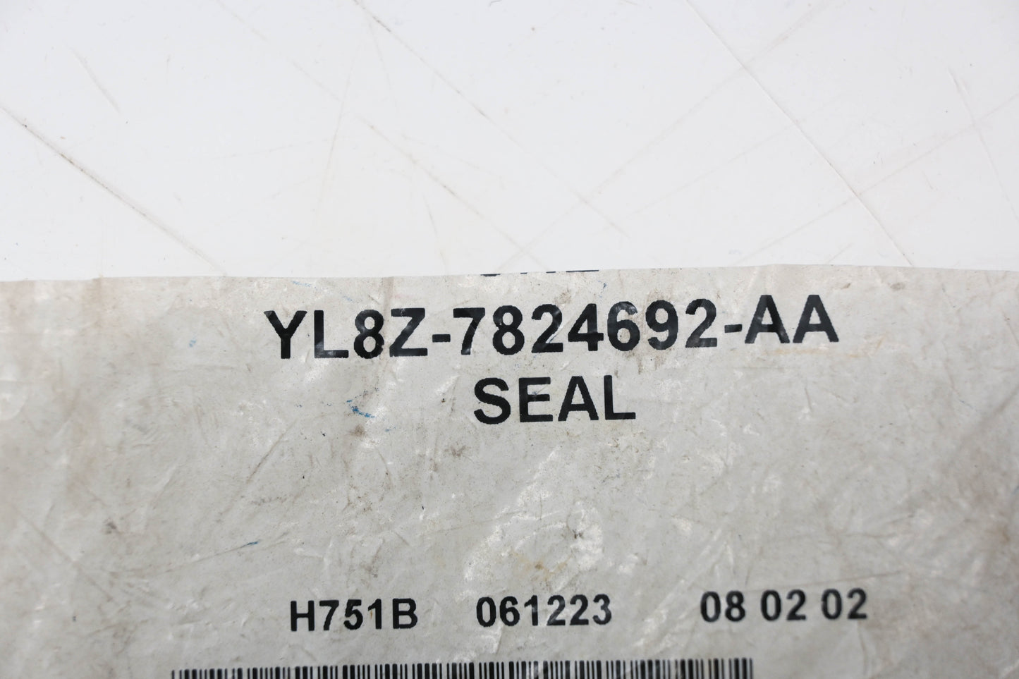 Ford YL8Z-7824692-AA Seal NOS