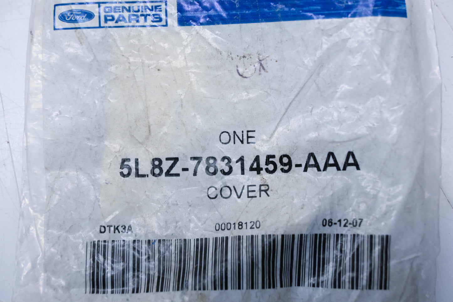 New OEM Ford 5L8Z-7831459-AAA Cover NOS