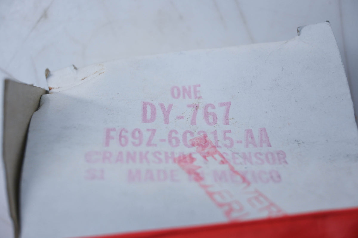New OEM Motorcraft DY-767, F69Z-6C315-AA Engine Crankshaft Position Sensor Assembly NOS