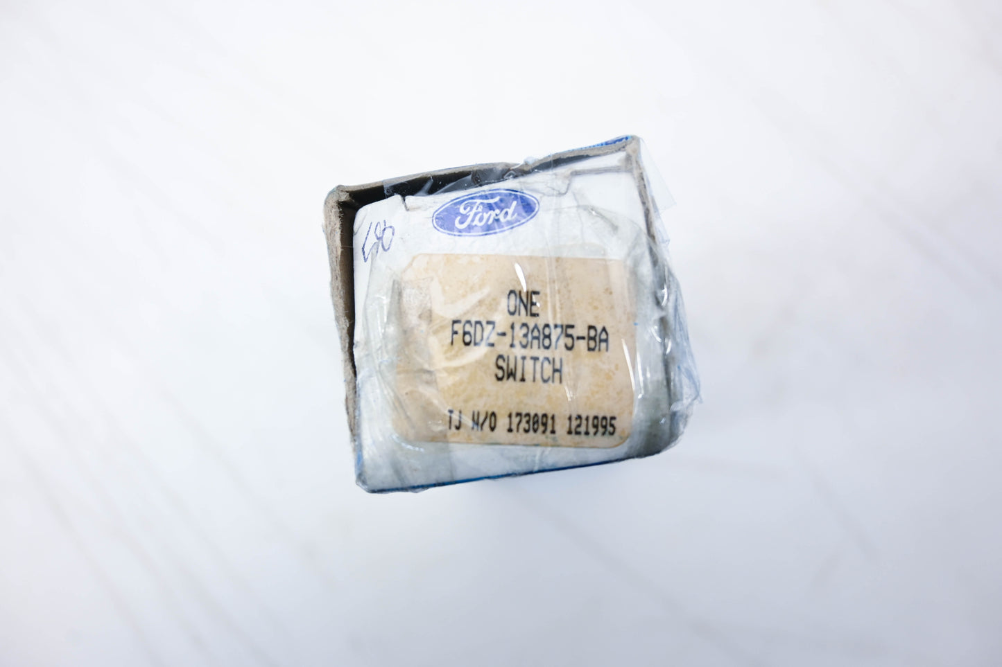 New OEM Ford F6DZ-13A875-BA Horn Switch Assembly NOS