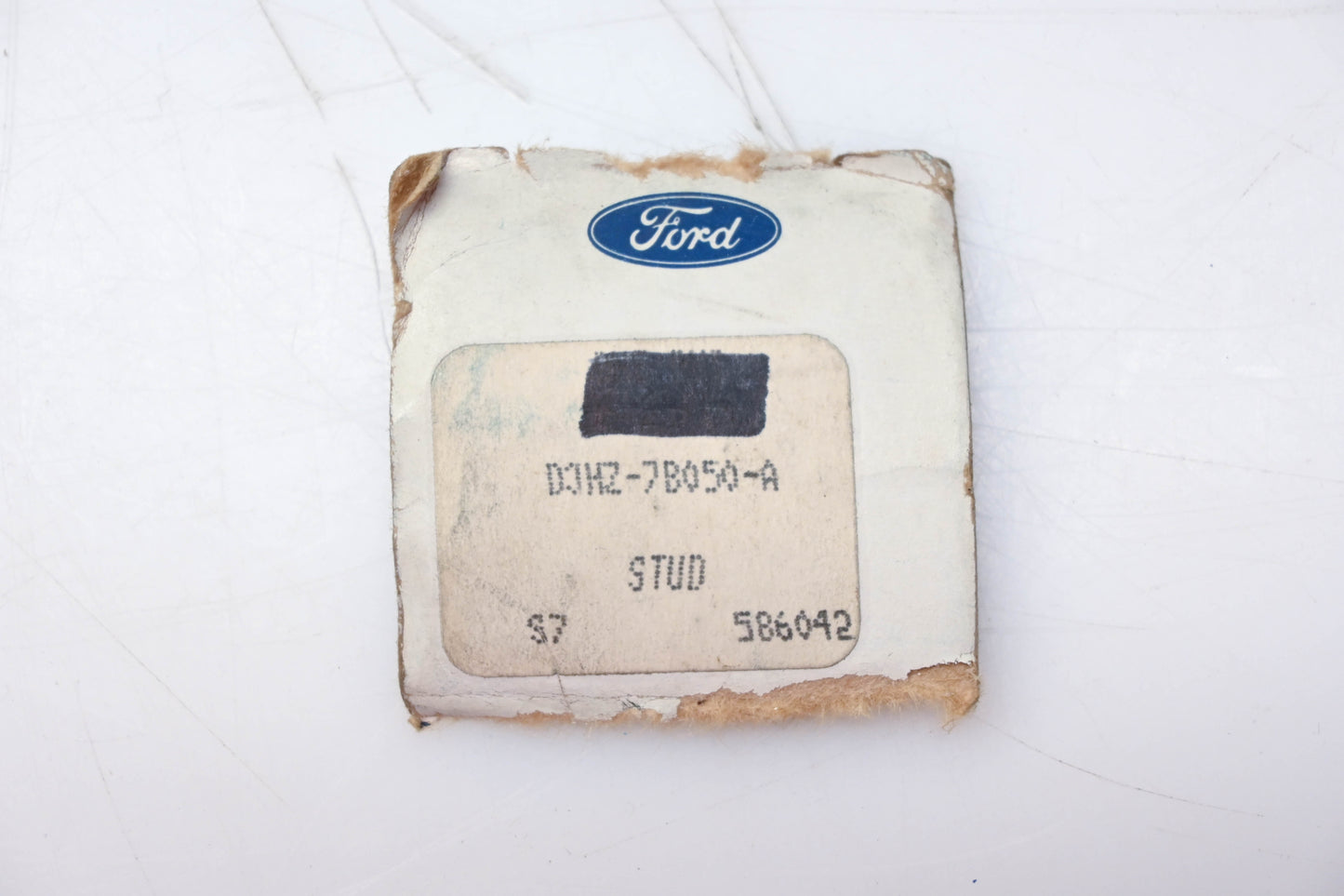 New OEM Ford D3HZ-7B050-A Stud NOS