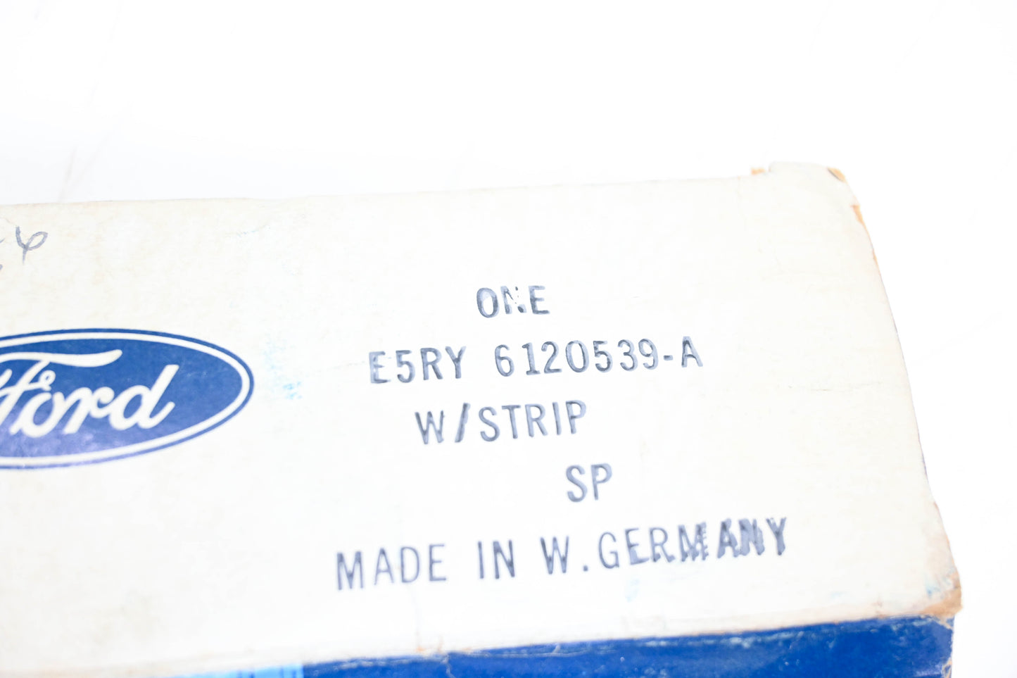 New OEM Ford E5RY-6120539-A 26.5" Weatherstrip NOS
