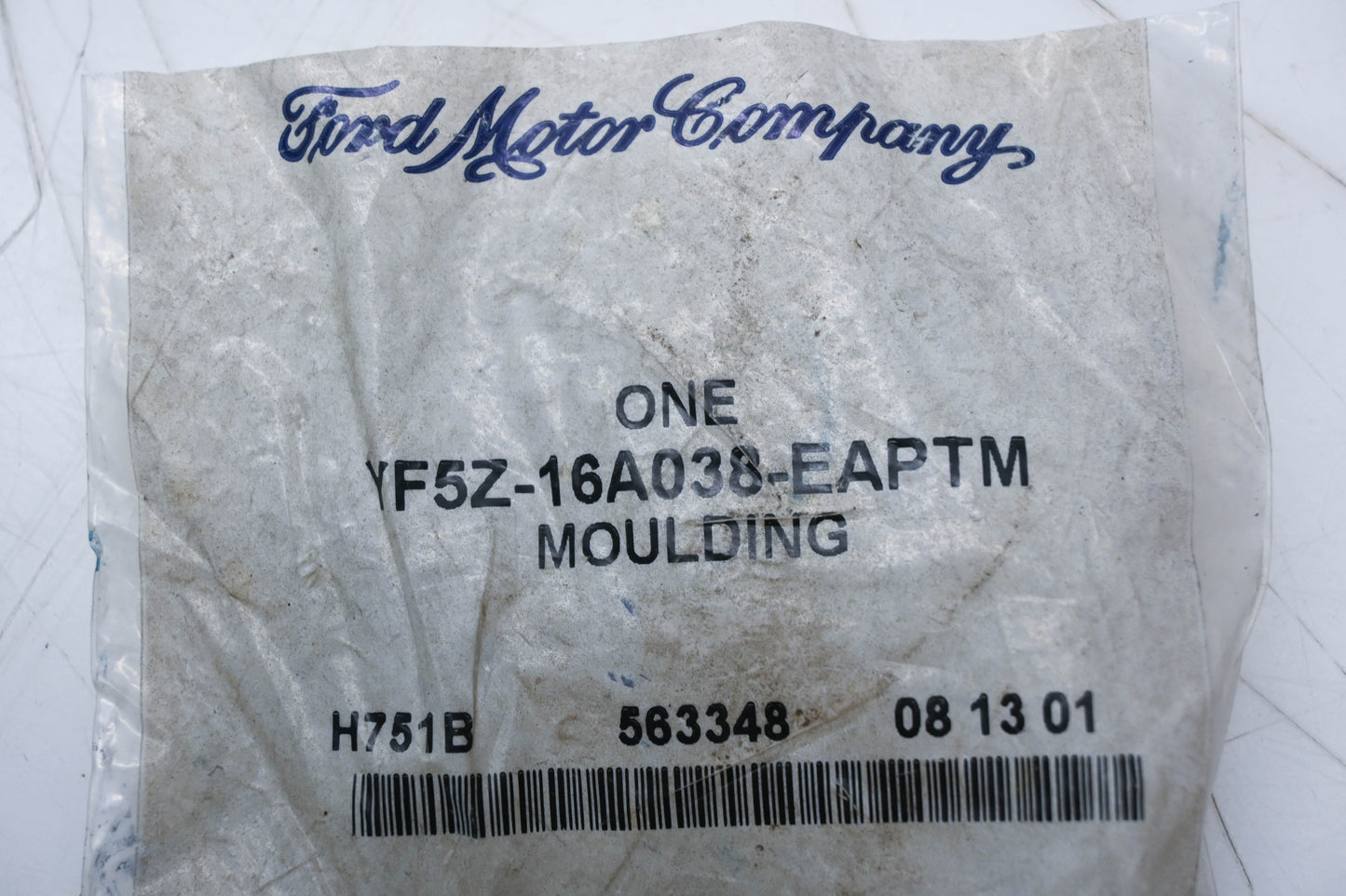 New OEM Ford YF5Z-16A038-EAPTM Right Side Fender Body Moulding NOS