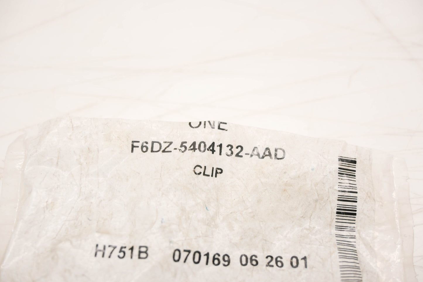 New OEM Ford F6DZ-5404132-AAD Clip NOS