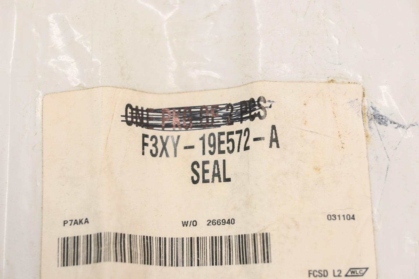 New OEM Ford F3XY-19E572-A Seal NOS